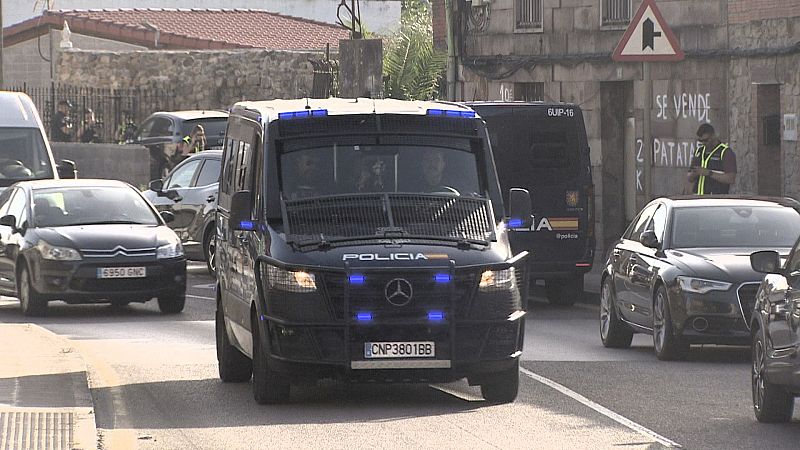 La Policía Nacional calcula que haya 30 detenidos en la macrooperación de Torrelavega - TeleCantabria | Ver