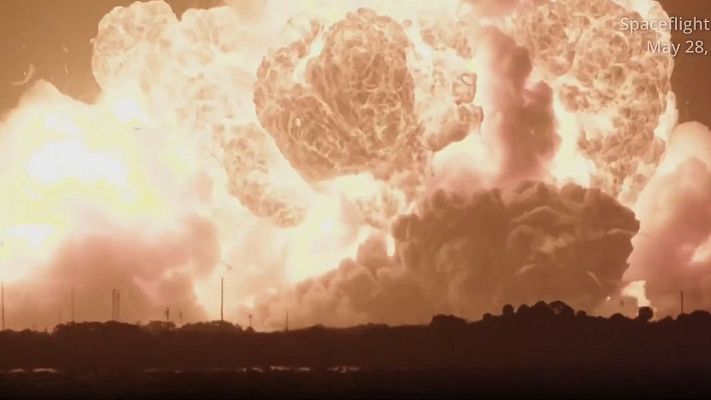 RTVE Noticias Vídeo - Un cohete de Blue Origin explota en la plataforma de lanzamiento
