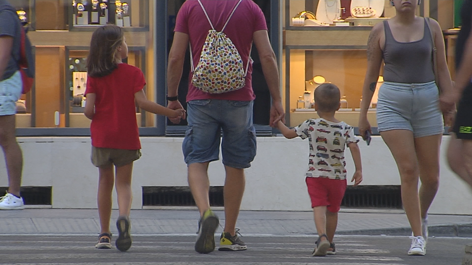 La Región de Murcia implanta nuevos modelos de acogimiento familiar y adopción. - Noticias Murcia | Ver