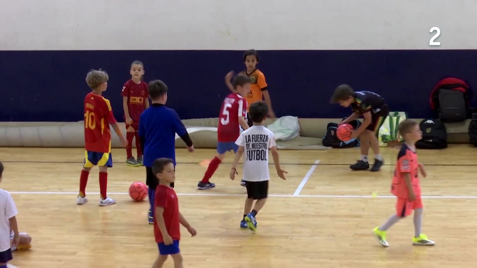 Encuentro de fútbol sala para niños sordos y oyentes en Sagunto | Ver