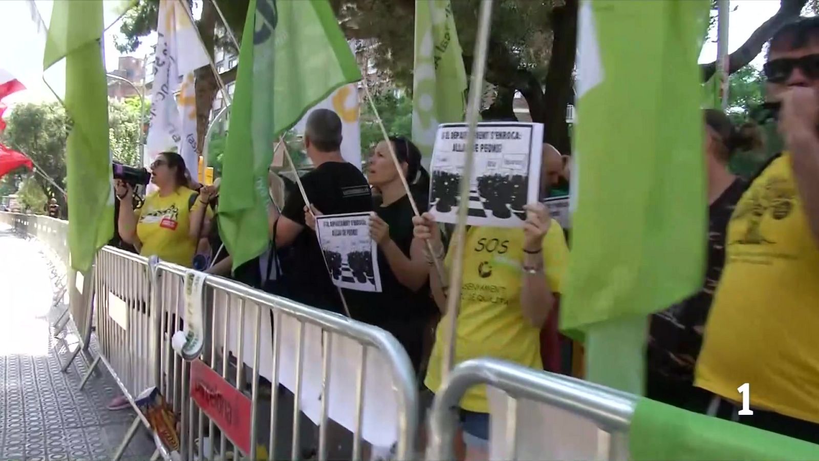 Els sindicats reclamen "voluntat negociadora" a Niubó i amenacen amb més protestes
