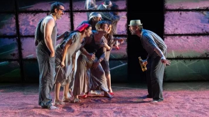 Telediario 2 - Magüi Mira dirige la primera adaptación teatral de la novela 'La Barraca', de Blasco Ibáñez
