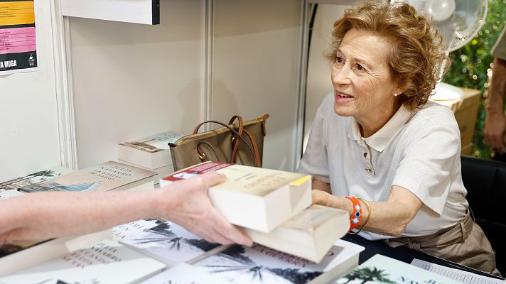  - Los escritores ponen en valor las firmas de autores en la Feria del Libro: "Es muy estimulante saber que no estamos solos"