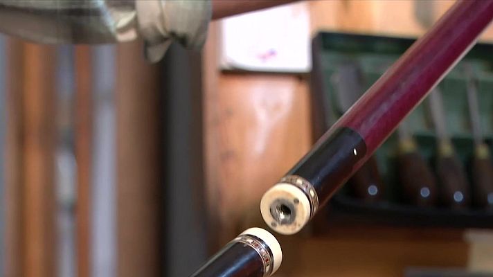 L'Informatiu - Un taller de Reus elabora el bàcul gaudinià que s'obsequiarà al papa Lleó XIV