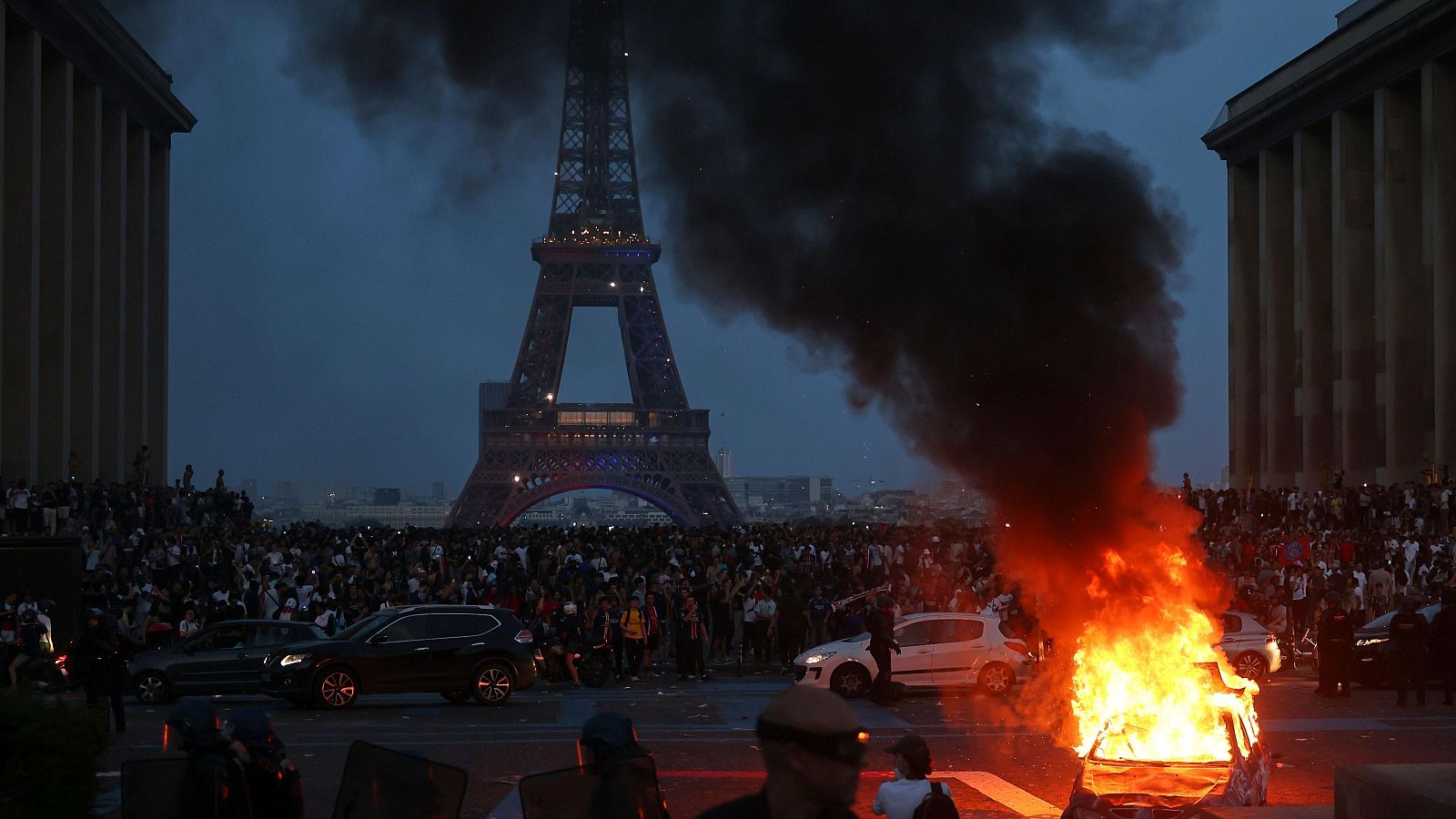 Centenares de detenidos en las celebraciones del triunfo del PSG en la Champions | Ver