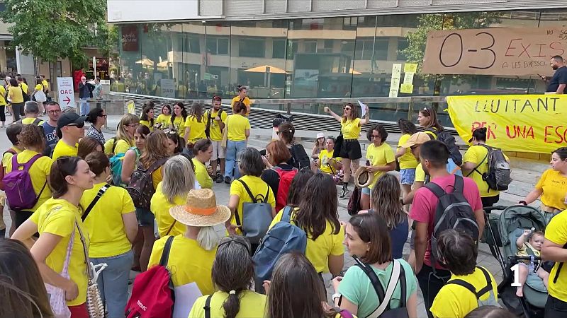 Els docents debaten en assemblees el preacord d'Educació abans de la consulta