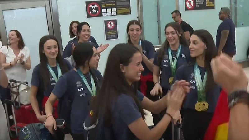 Las tricampeonas de Europa de gimnasia rítmica aterrizan en España - Teledeporte | Ver