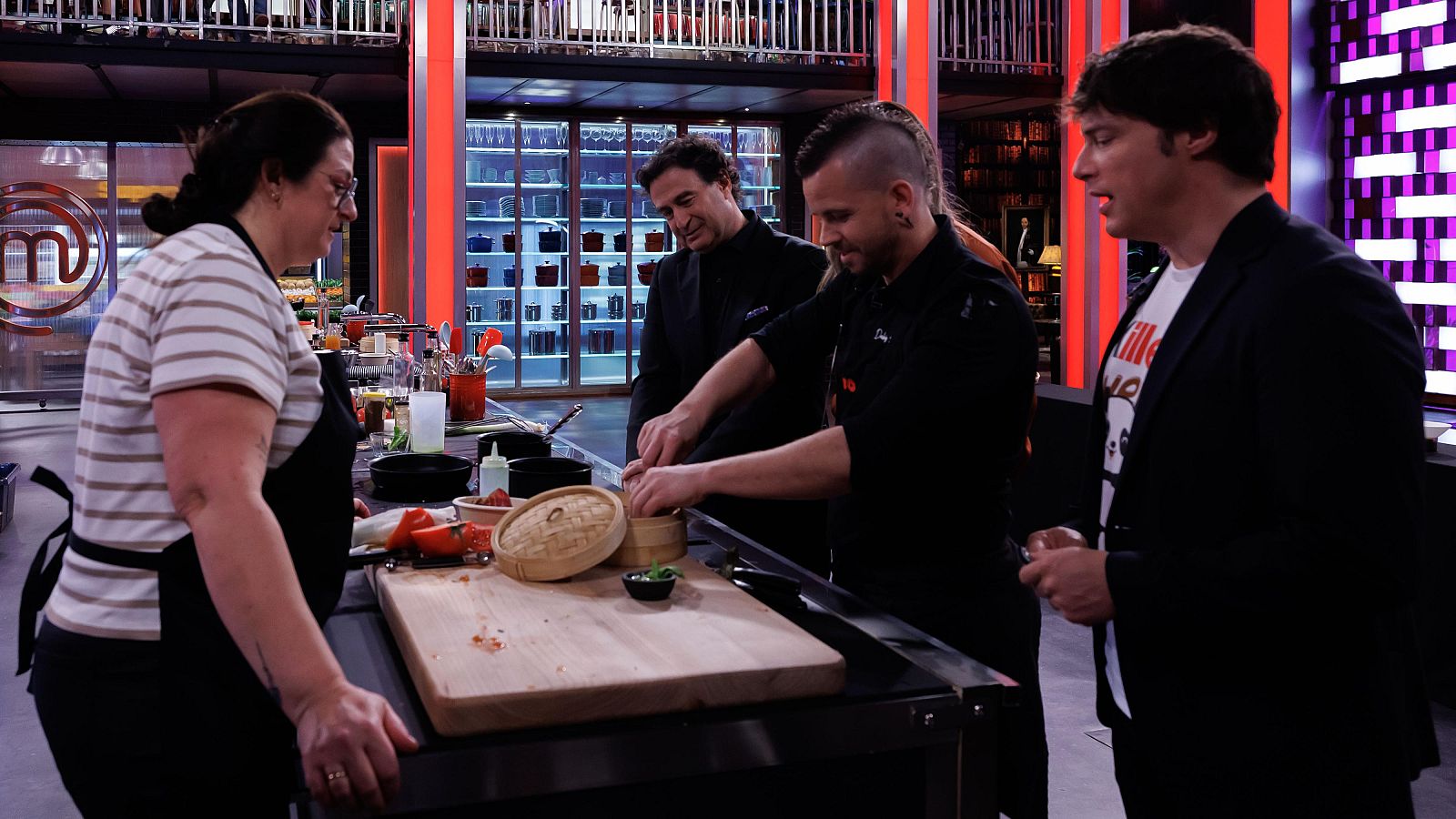 Annie se emociona al dedicarle su plato a su tata - MasterChef | Ver