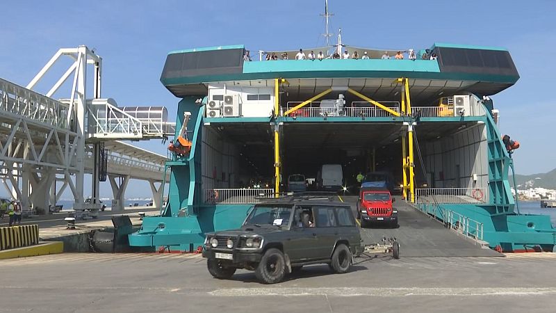 Comença la regulació d'entrada de vehicles a les Pitiüses