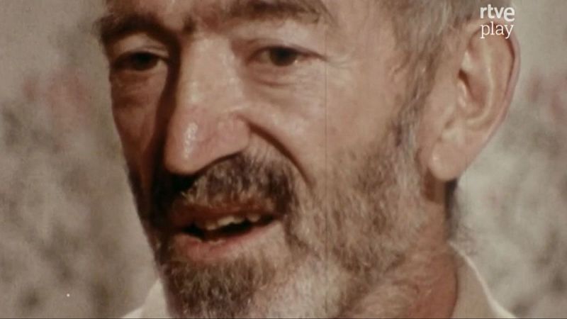 Vicente Ferrer, hombre mayor con barba canosa, sonr�e con arrugas de expresi�n. Viste camisa clara. Logo de "rtve play" en la esquina superior derecha.