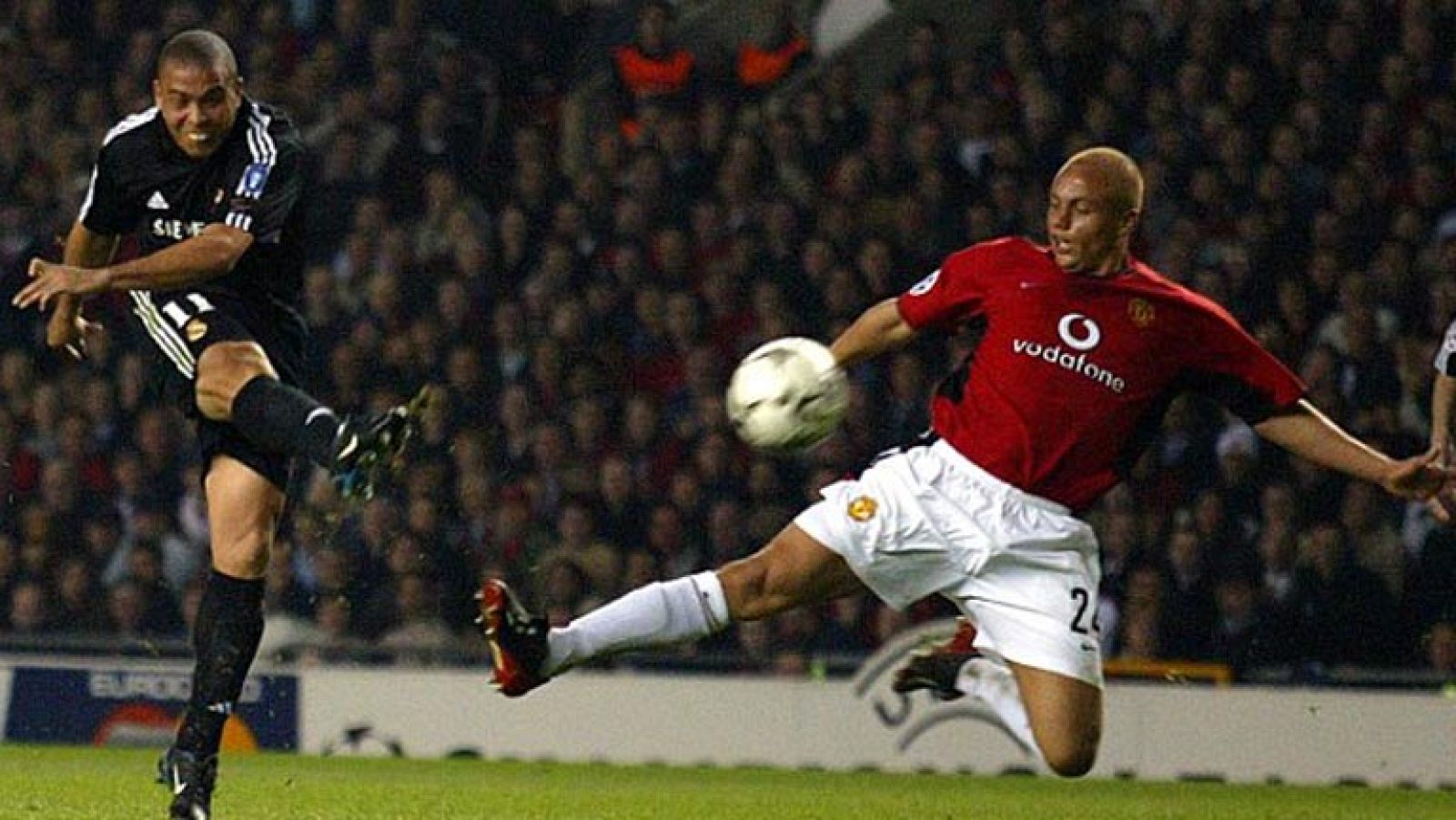 Celebritoons: El triplete de Ronaldo en Old Trafford - Desafío Champions | Ver