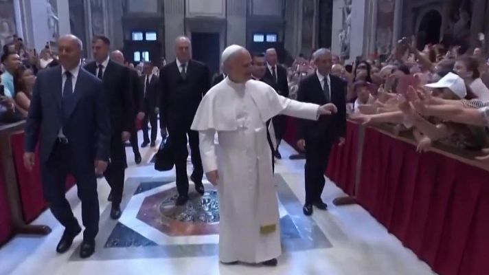 L'altaveu al pati - Balcons a 1.000 euros per veure el Papa