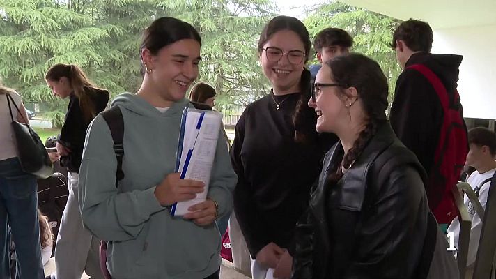 Telexornal - Galicia - A xeración do 98 e o último disco de Rosalía, protagonistas do primeiro exame da PAU en Galicia