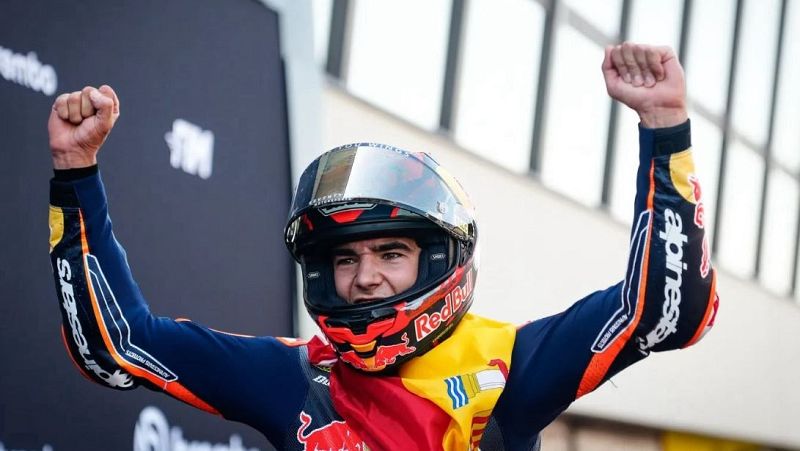 Uriarte, un 'rookie' que hace historia - TeleCantabria | Ver