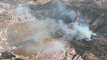 Murcia pide ayuda a la UME por un incendio forestal en la pedan�a de Los Garres