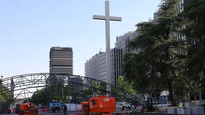 Telediario 2 - Una cúpula, pantallas y altavoces: el despliegue técnico para la visita del papa