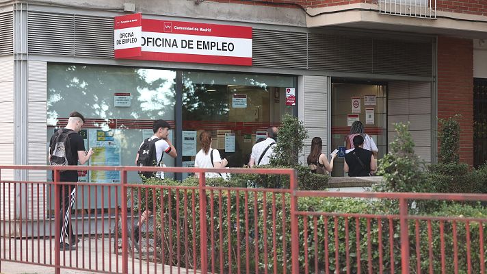 Telediario 2 - Datos de paro y afiliación mes de mayo