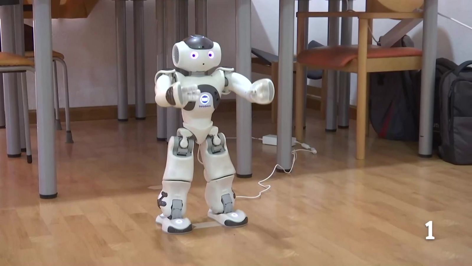 Una residencia de Albacete incorpora dos robots para acompañar a los mayores - Noticias de Castilla-La Mancha | Ver
