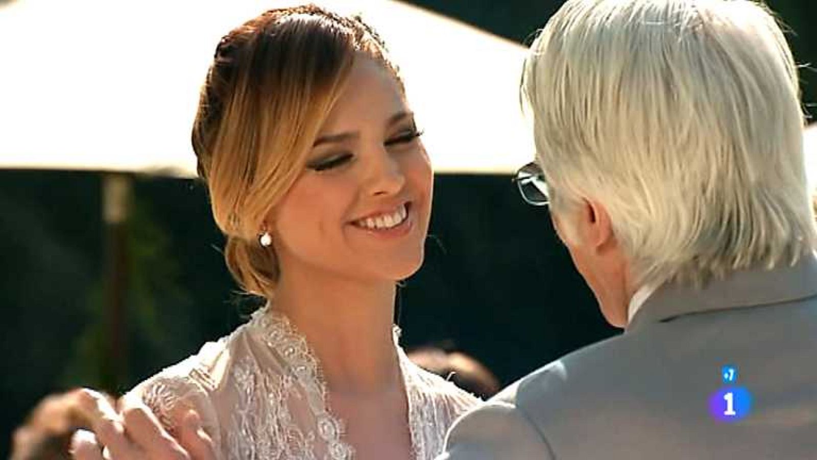 Amores verdaderos - Capítulo 100 - Beatriz es encarcelada por robo - ver ahora