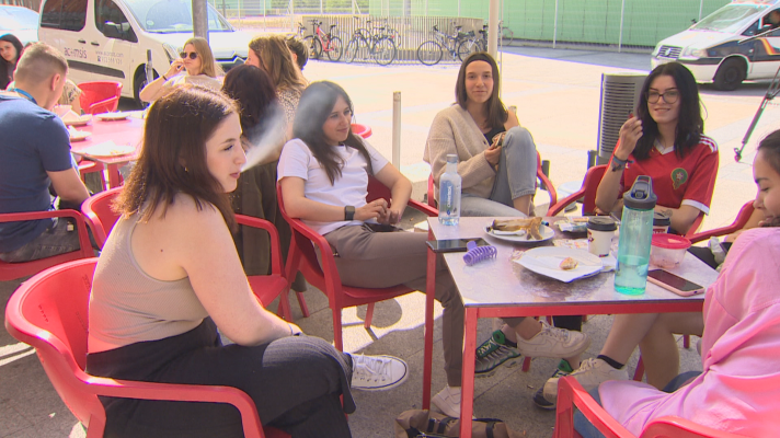 Telenavarra - Los expertos alertan sobre los riesgos del vapeo para la juventud navarra