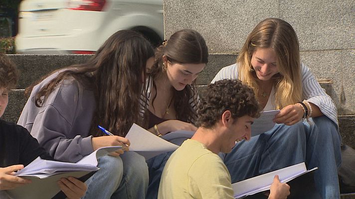 TeleCantabria - ¿Es la inteligencia artificial una herramienta para los estudiantes de selectividad?