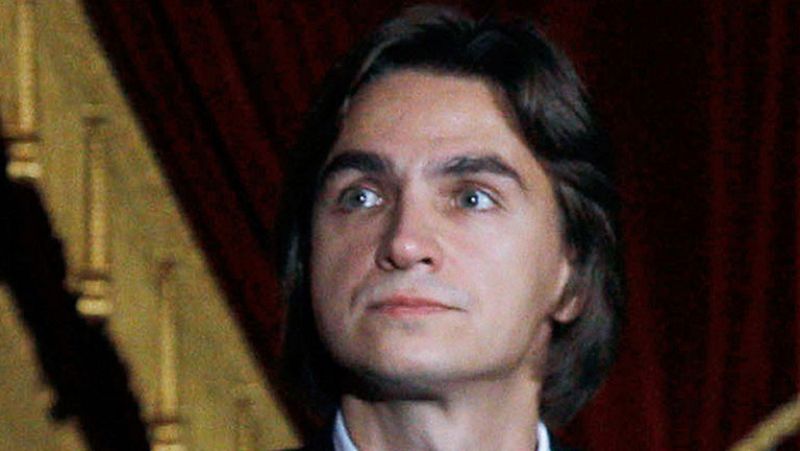 La policía detiene en Moscú a tres personas por lanzar ácido en la cara del director artístico del teatro Bolshoi | Ver