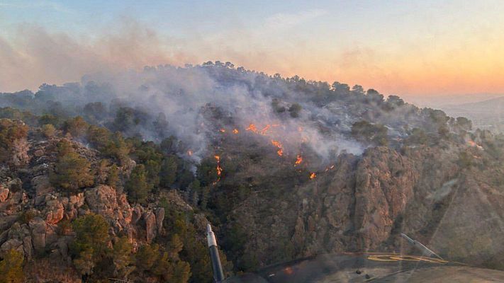 Noticias Murcia - La falta de viento favorece la extinción del Incendio de Los Garres