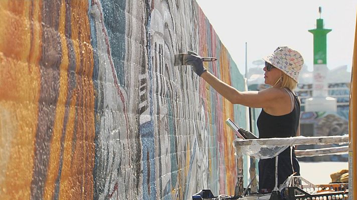 Telexornal - Galicia - Lula Goce pinta en Baiona o mural máis grande de España
