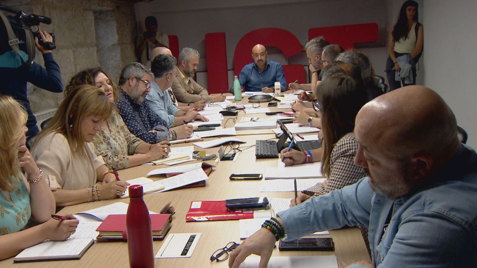 Pacto PP-Vox: UGT alerta de la pérdida de derechos en Castilla y León - Noticias de Castilla y León | Ver