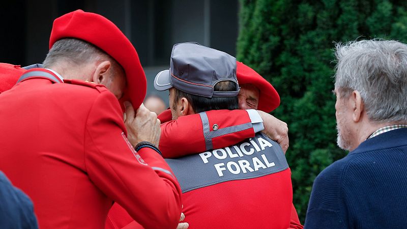 Duelo por el fallecimiento de los cinco policías forales - Telenavarra | Ver