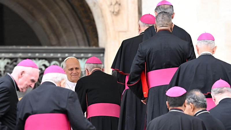 La cúpula de la Iglesia católica, un espacio reservado a los hombres - Telediario 1 | Ver