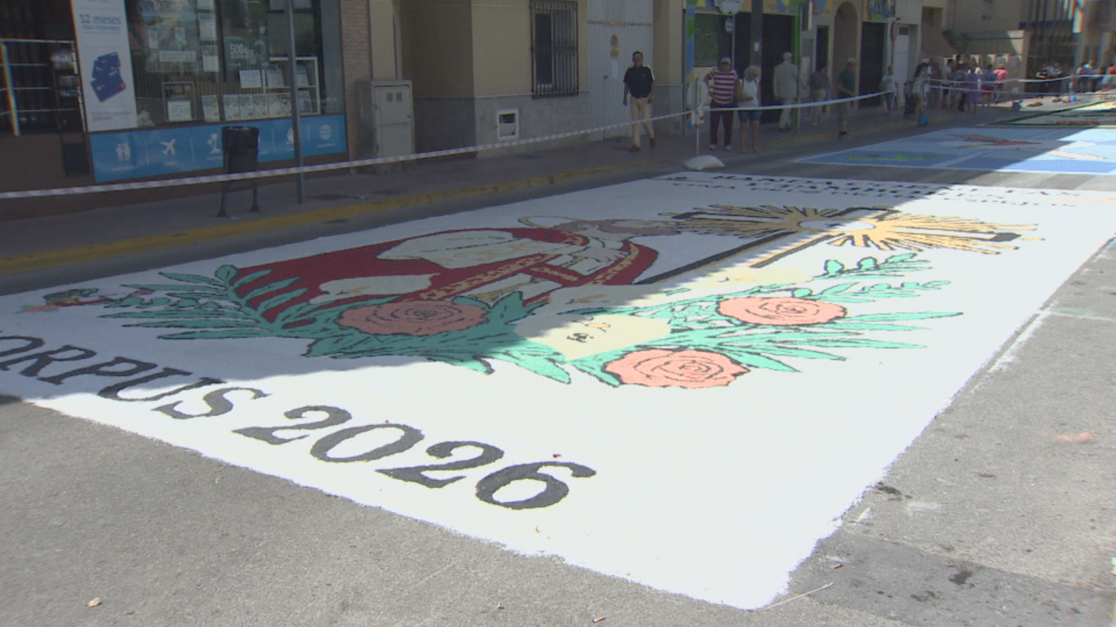 Los vecinos de Archena celebran  una de sus tradiciones mas emblemáticas:  las alfombras de sal - Noticias Murcia | Ver