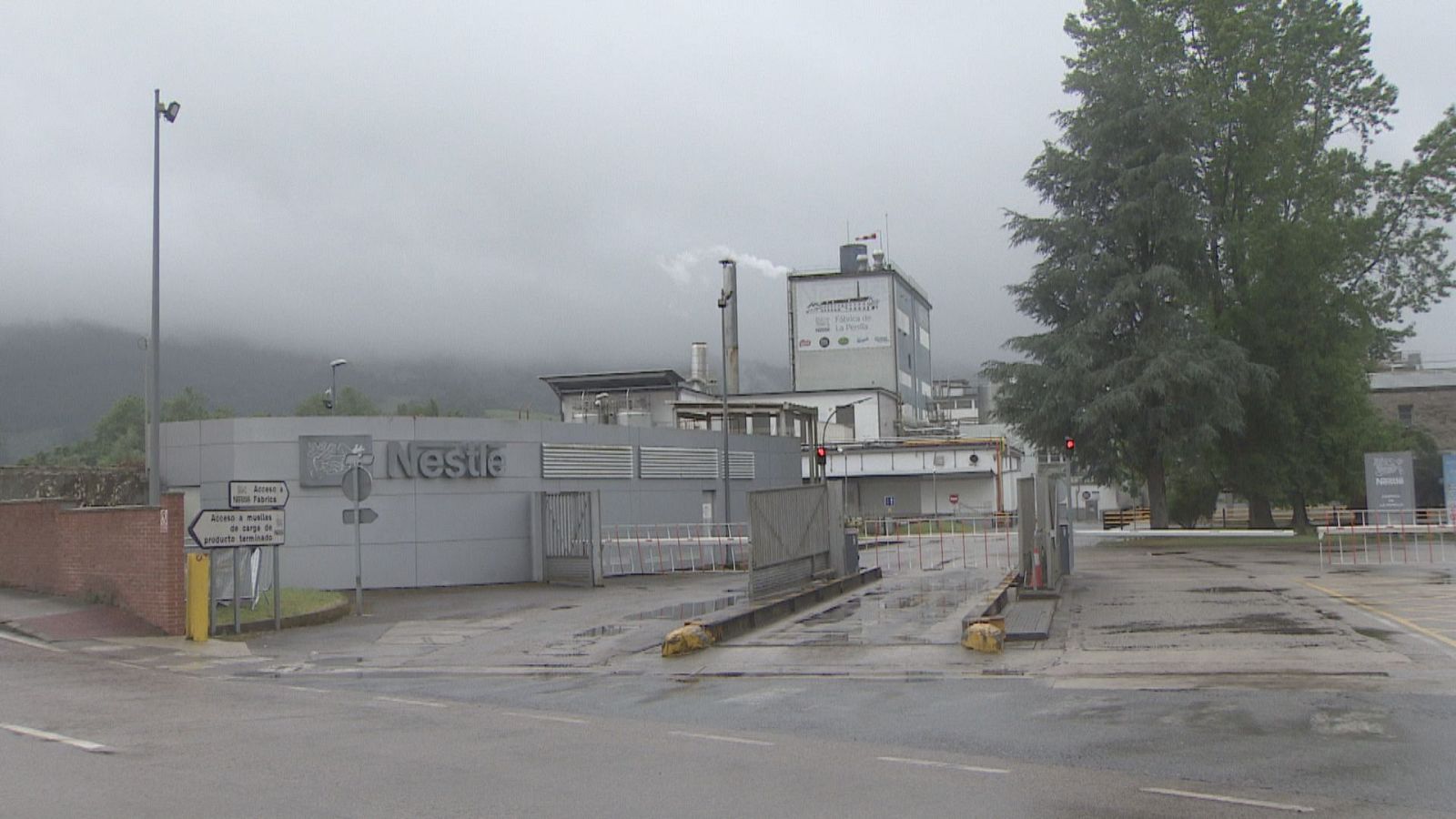 Preacuerdo para el ERE en Nestlé: 35 despidos en la planta cántabra - TeleCantabria | Ver