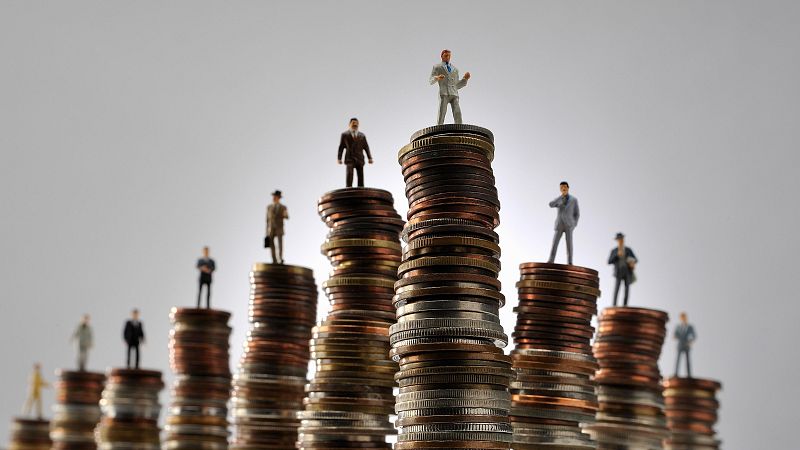 Los millonarios crecen más de un 5% en España - La tarde en 24h | Ver