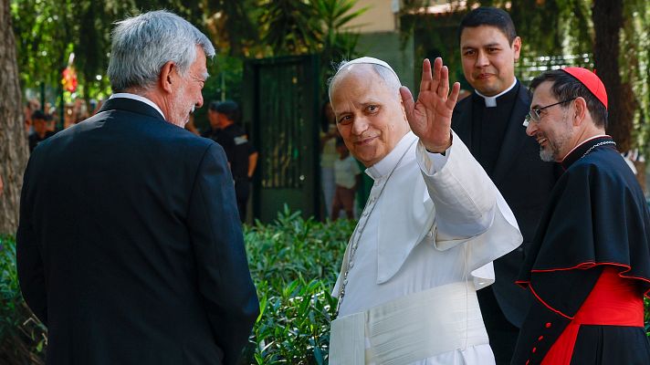 Especiales informativos - El papa llega al Centro de Información y Acogida (CEDIA) de Cáritas
