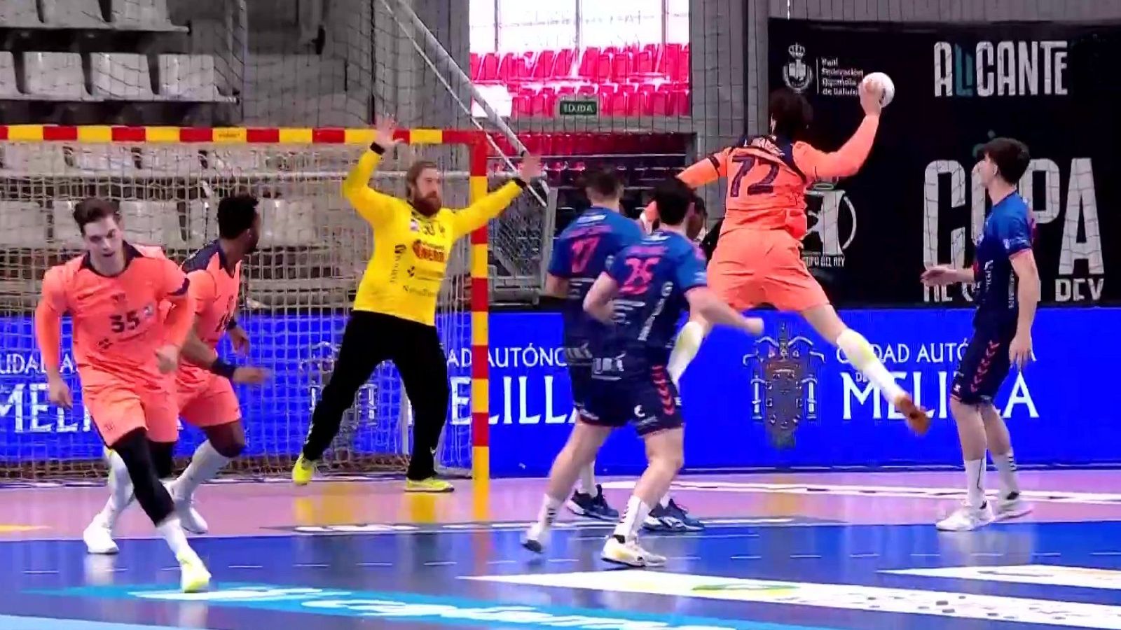 Balonmano - Copa del Rey. 1ª Semifinal: Viveros Herol BM Nava - Barça - Balonmano | Ver