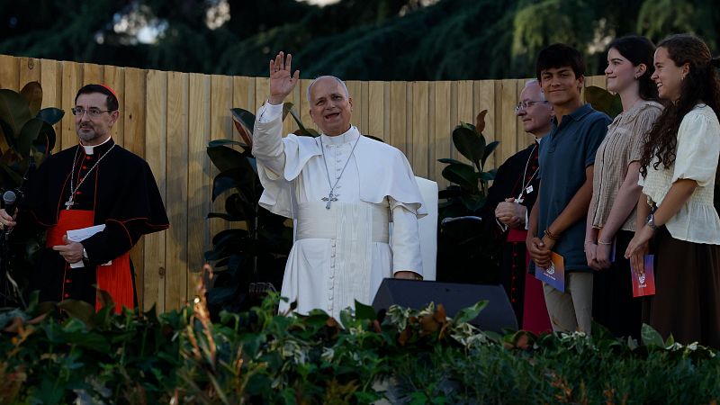 El papa pide a los j�venes que sean la "chispa" de una humanidad nueva: "�Sed humanos, no apariencias!"