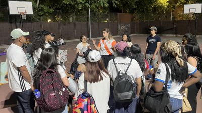 Así han pasado la noche algunos fieles en parroquias y colegios