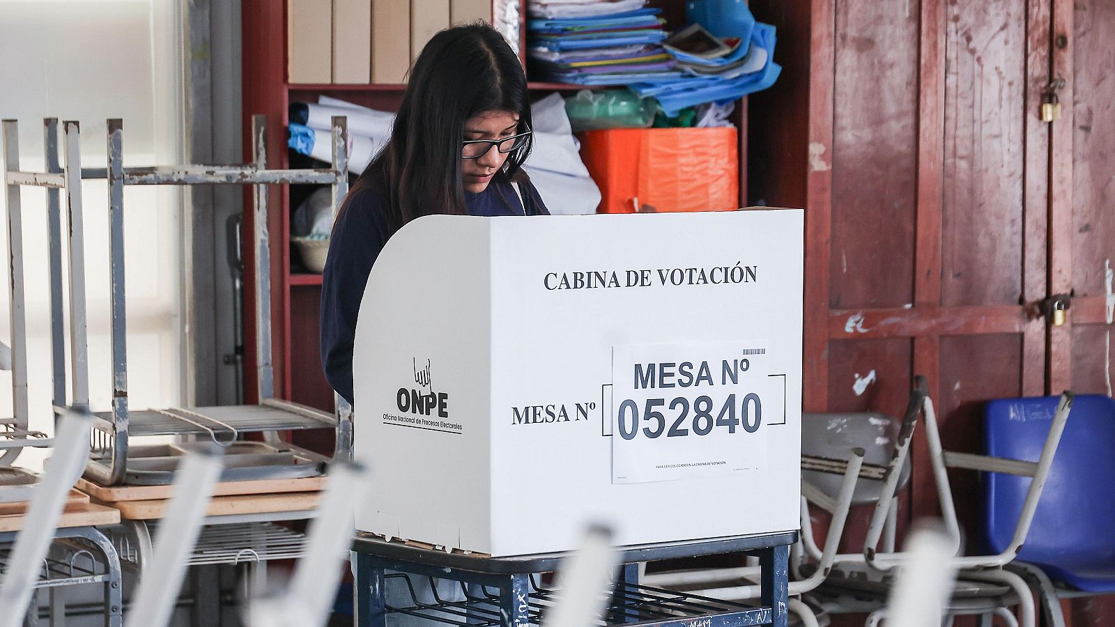 Las encuestas en Perú reflejan un empate técnico entre Fujimori y Sánchez | Ver