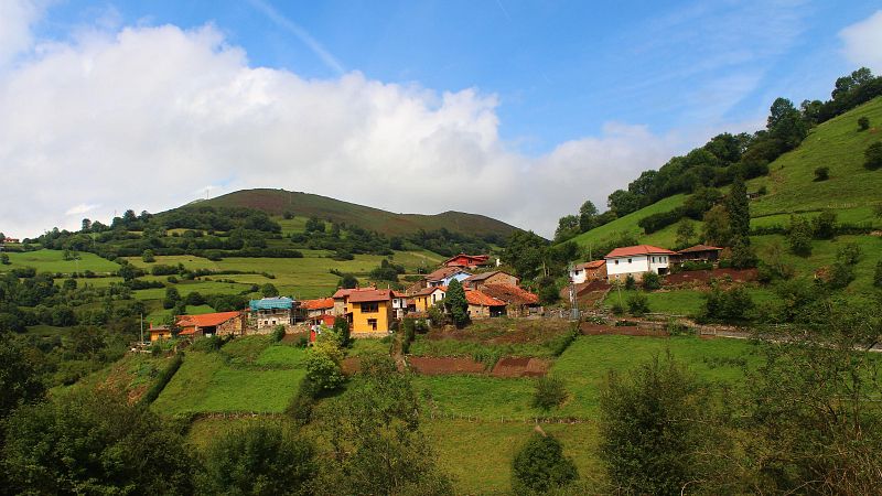Aumenta la compra de vivienda rural entre extranjeros en Asturias - Panorama Regional | Ver