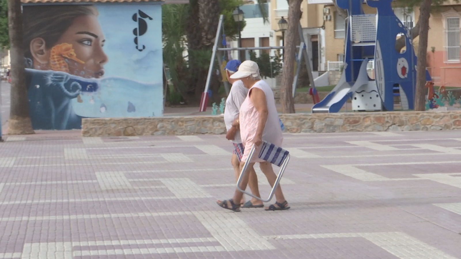Playas llenas con el puente por el Día de la Región - Noticias Murcia | Ver