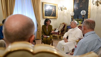 El papa recibe a víctimas de abusos y les transmite su "compromiso" con ellas
