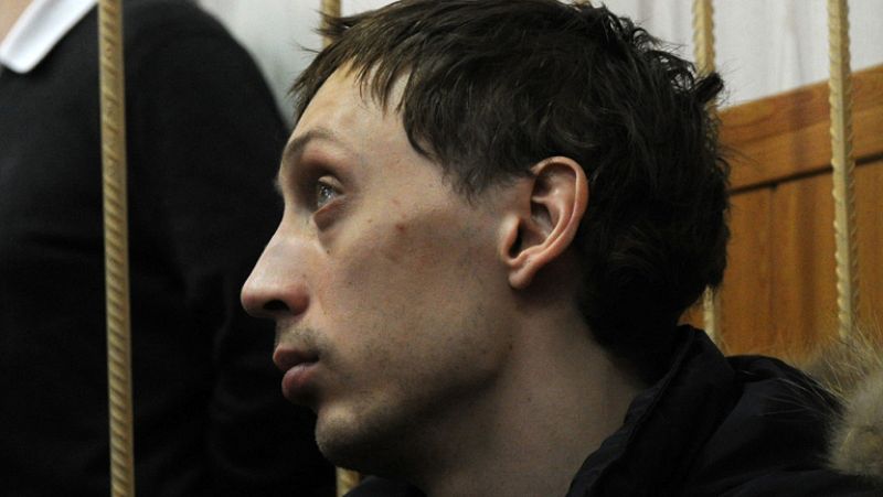 Prisión provisional para el bailarín solista del Bolshoi por el ataque con ácido a su director - Informativo 24h | Ver