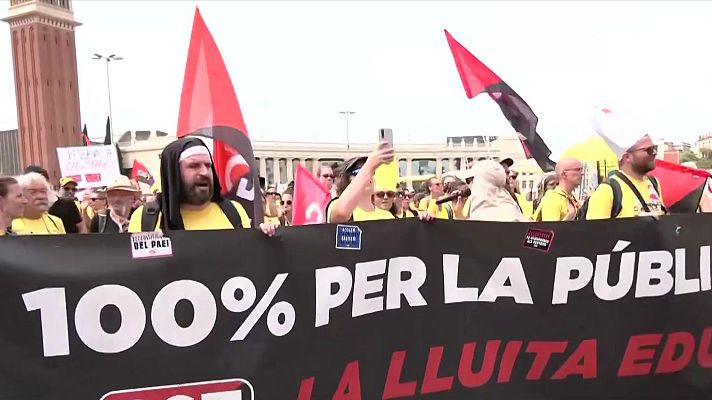 L'Informatiu - Mobilitat complicada a Barcelona per la vaga de docents, la selectivitat i la visita del Papa