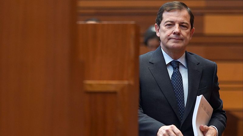 Mañueco asegura que la 'prioridad nacional' respetará la ley - Noticias de Castilla y León | Ver