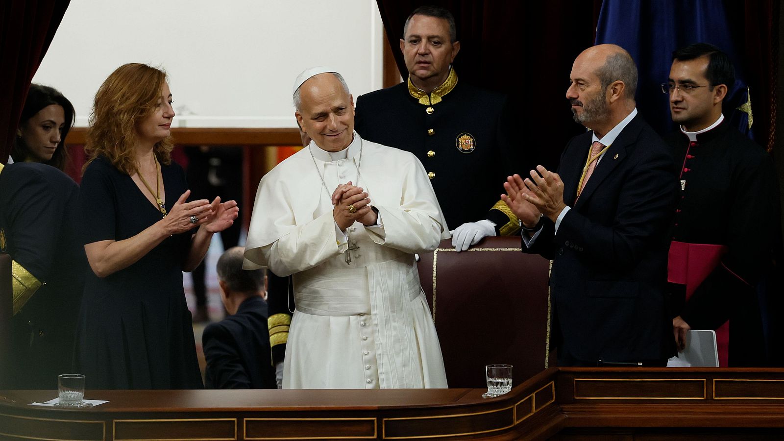 Resuenan los ecos del discurso del papa León XIV este lunes en el Congreso - Telediario 1 | Ver