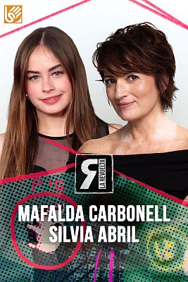 La Revuelta en lengua de signos - Mafalda Carbonell y Silvia Abril en Lengua de signos