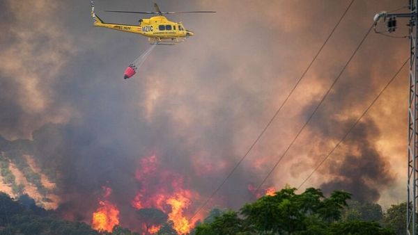 La Junta de Andaluc�a pide ayuda a la UME tras elevar a nivel 2 la emergencia por el incendio en Huelva