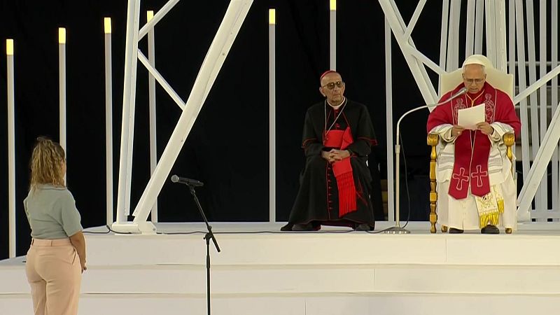 40.000 persones en el primer bany de masses del papa a l’Estadi Olímpic - L'Informatiu | Veure