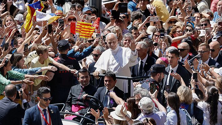 Telediario 1 - Miles de fieles acompañan a León XIV en su visita al corazón espiritual de Cataluña